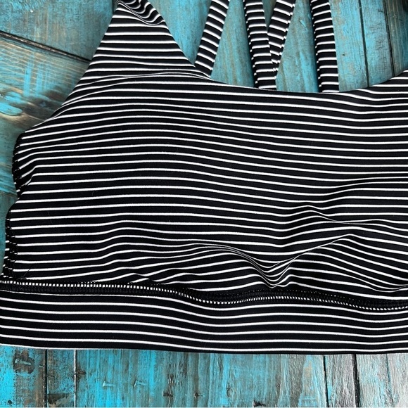 LULULEMON Energy Bra Medium Support, B–D Cup Size 4 - Picture 4 of 11